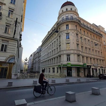 Pension Lerner Bed & Breakfast Vienna Exterior photo